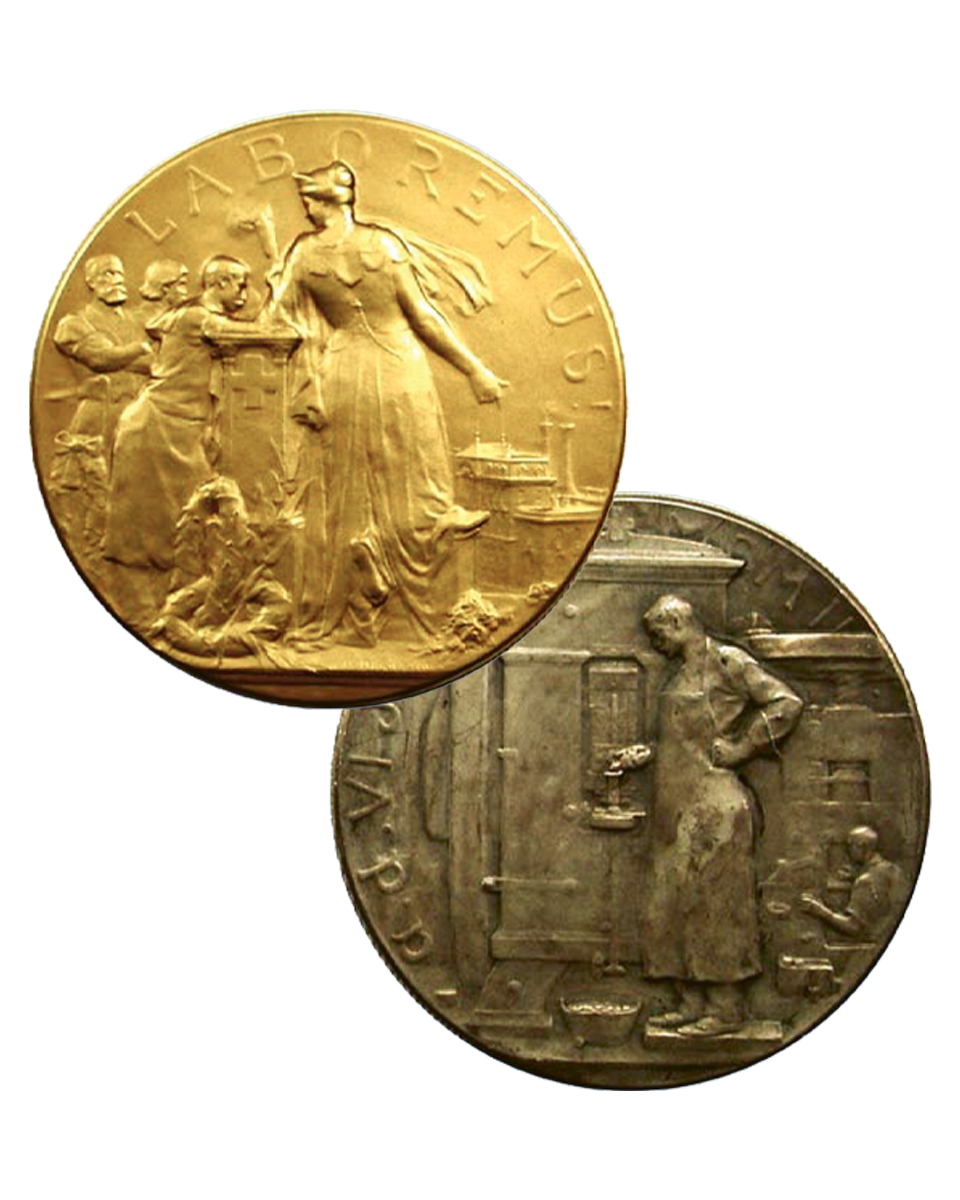 1906: Per celebrare la propria costruzione, la zecca emise due medaglie d’oro
